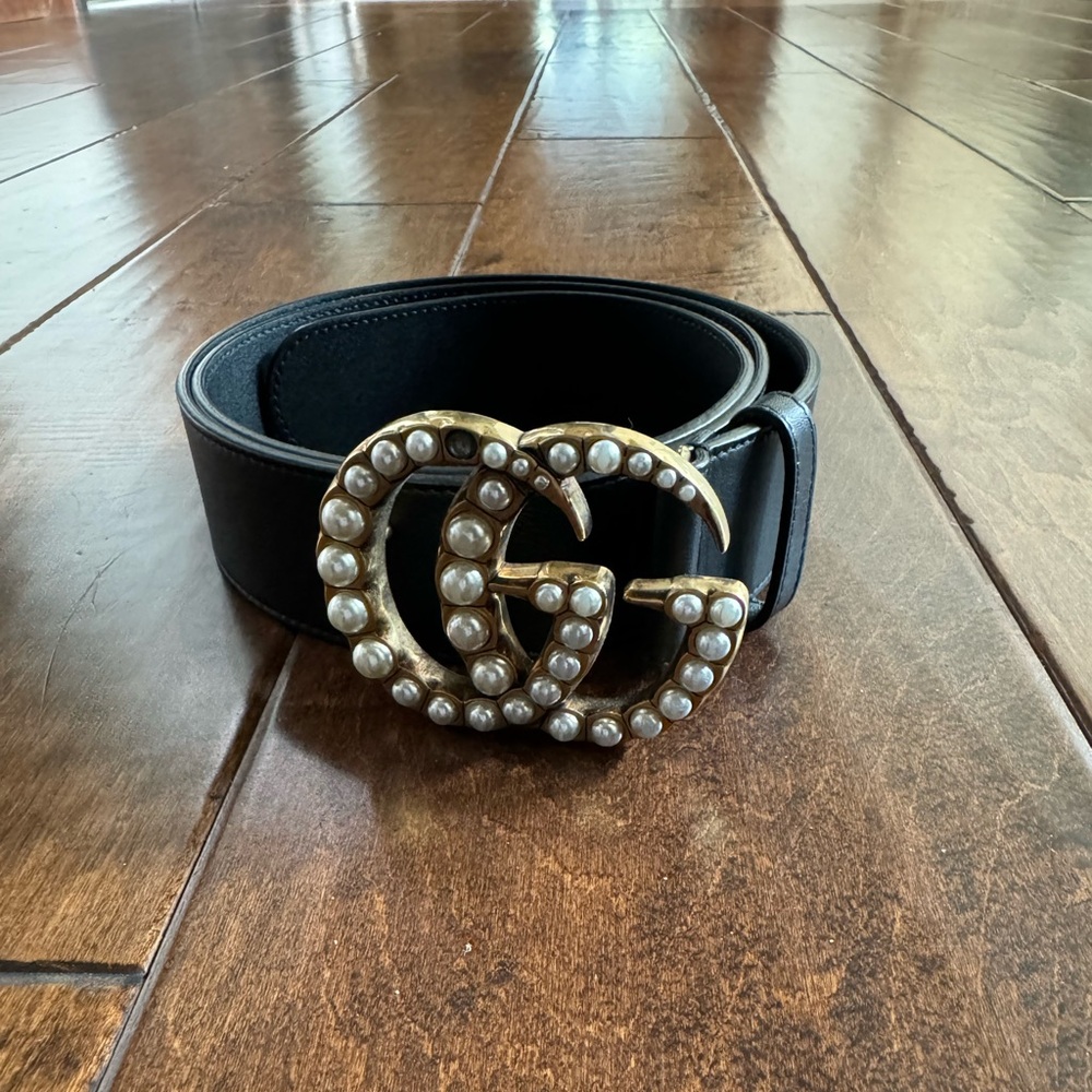 Gucci GG black belt with pearl detailing size 95.